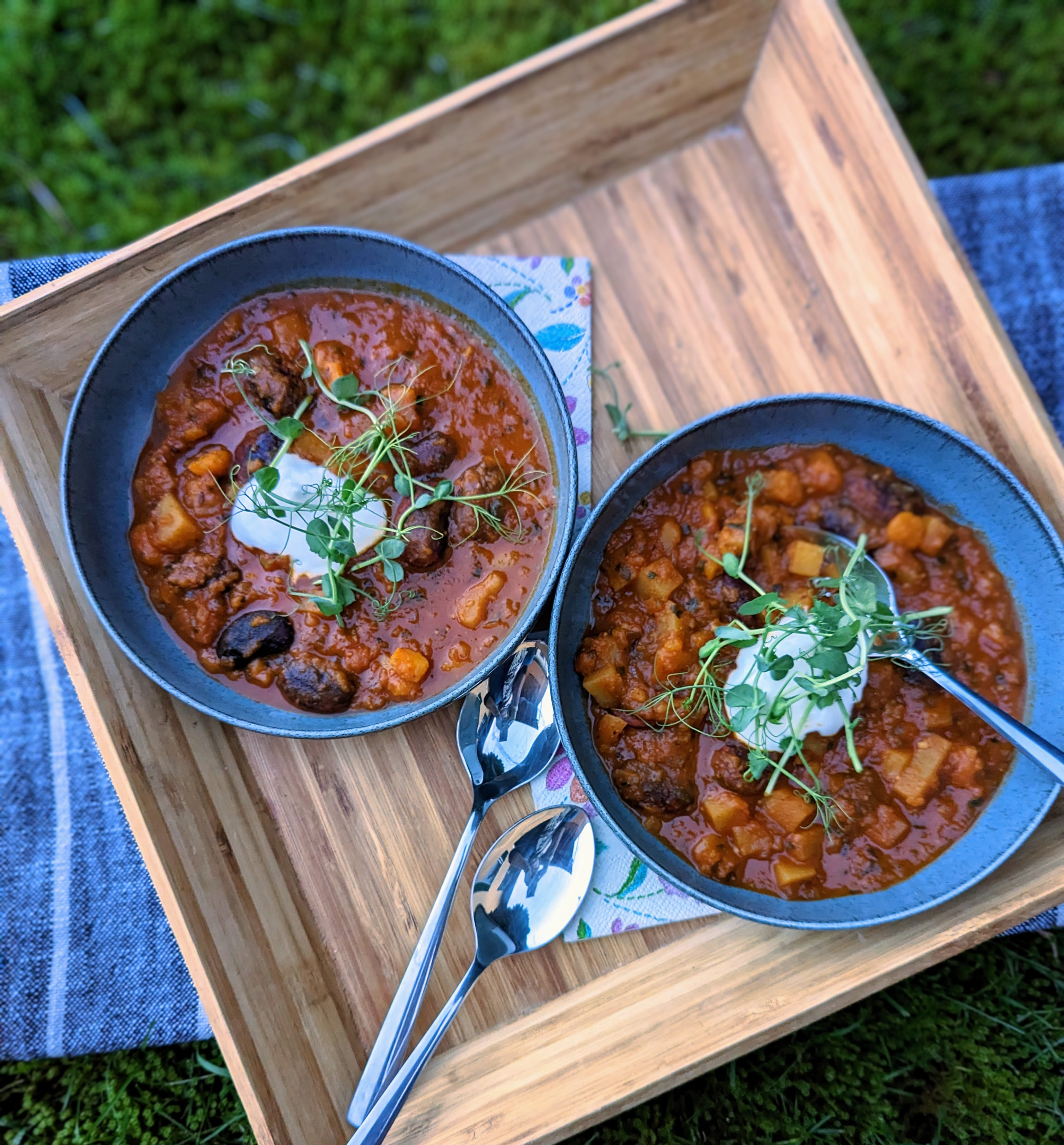 Erdäpfel-Kürbisgulasch mit Käferbohnen  bei Salzburg schmeckt