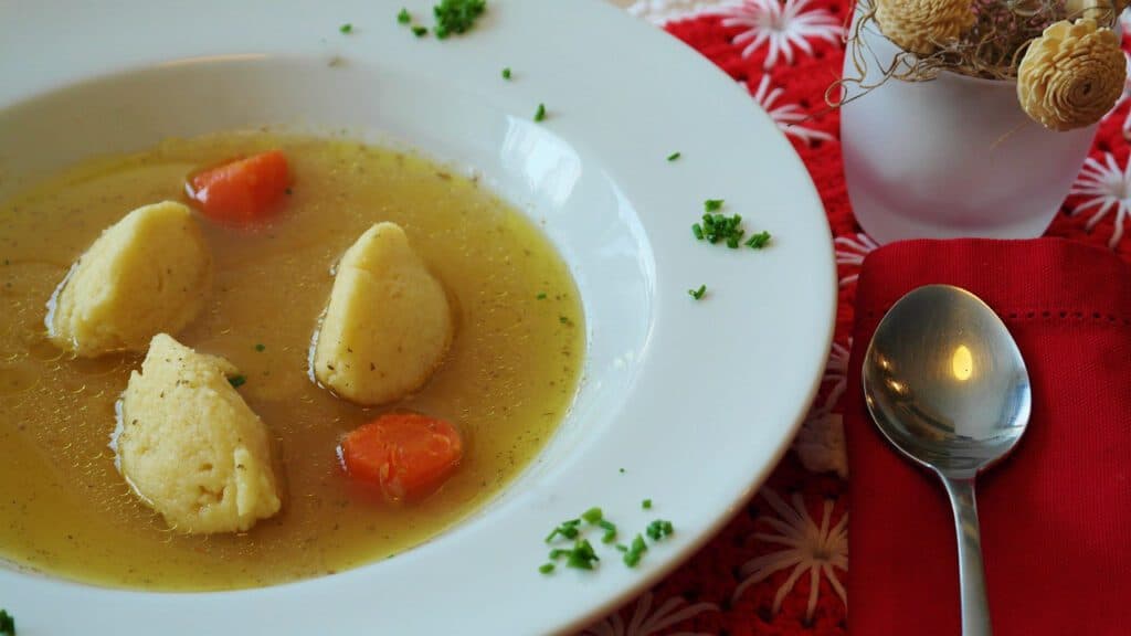 Grießnockerl bei Salzburg schmeckt