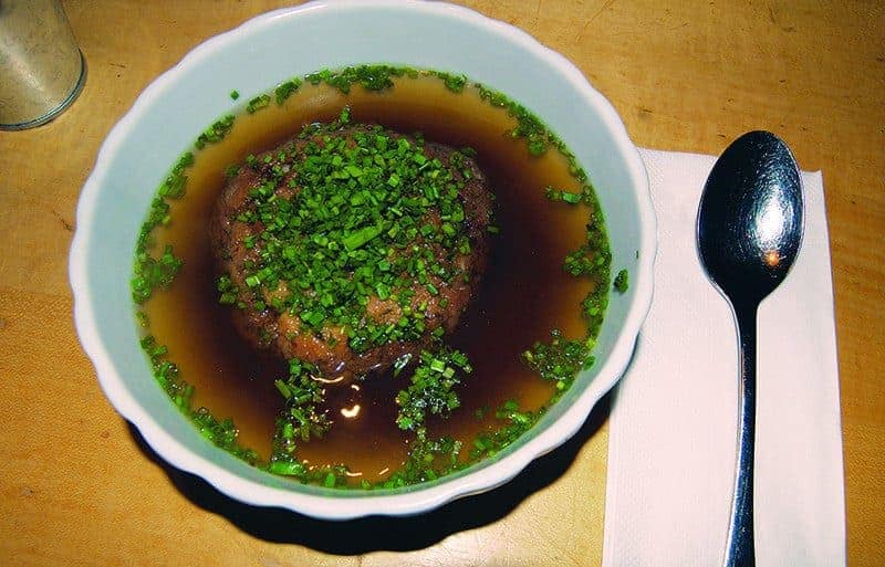 Kaspressknödel bei Salzburg schmeckt