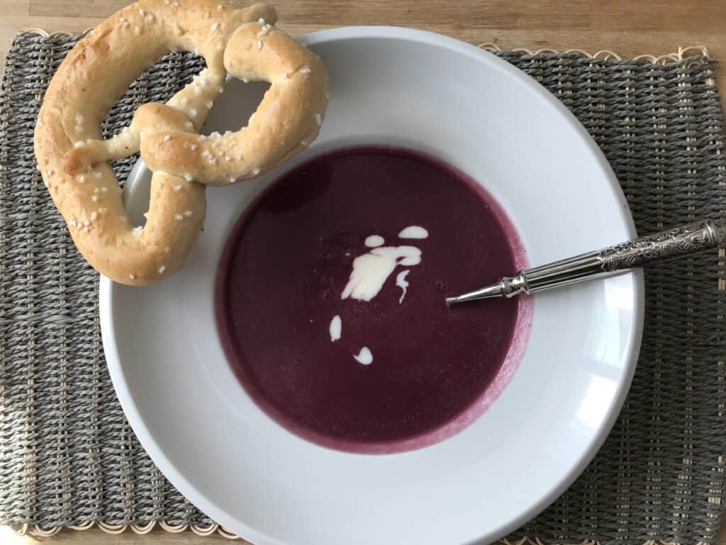 Lila Karottensuppe bei Salzburg schmeckt