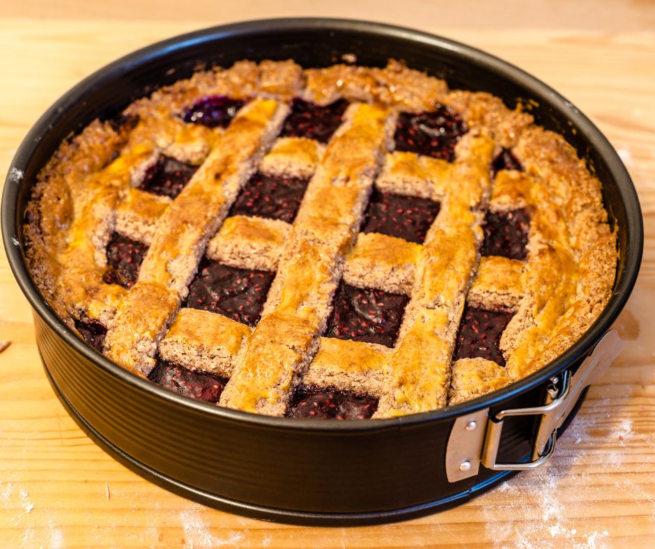 Linzertorte aus Keksbrösel  bei Salzburg schmeckt