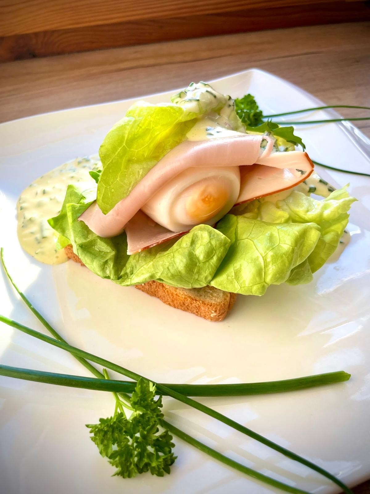 Auferstehungstoast bei Salzburg schmeckt