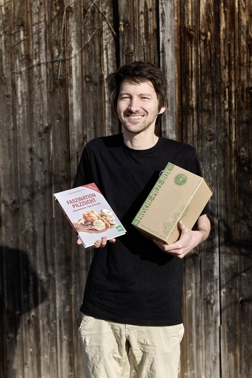 Pilzebox und Buch präsentiert