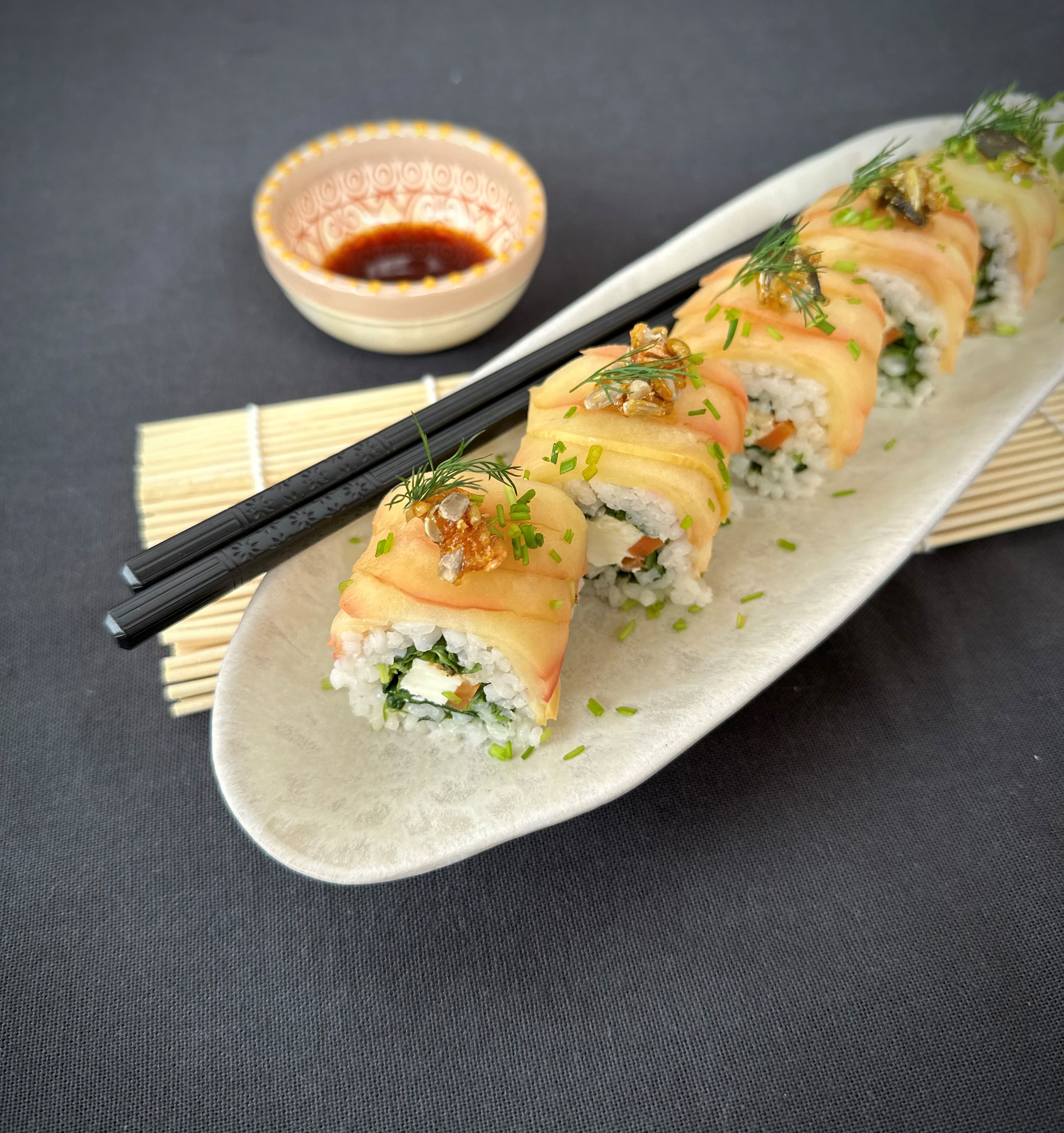 Alpensushi mit Schafsfrischkäse bei Salzburg schmeckt