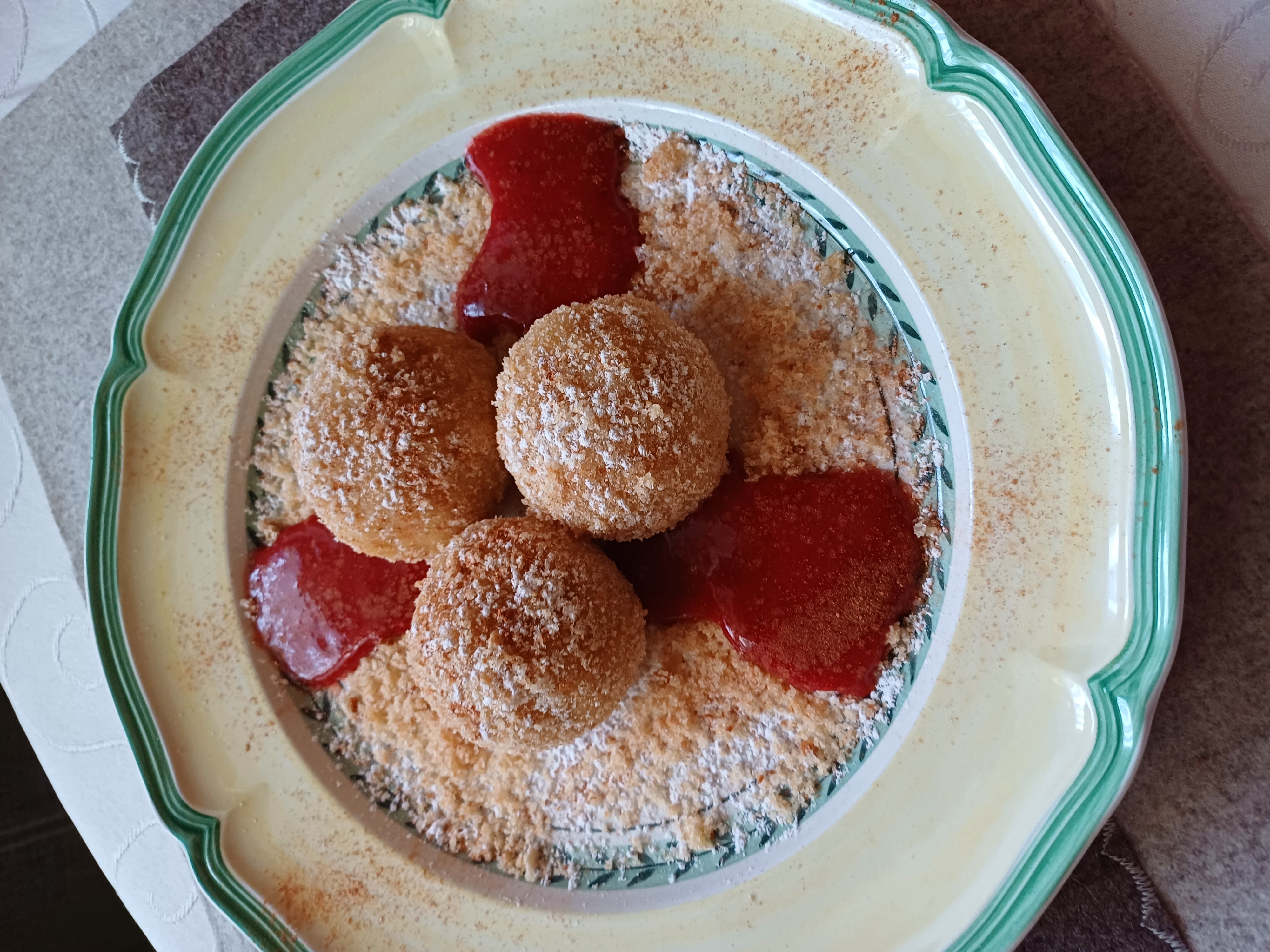 Topfenknödel bei Salzburg schmeckt