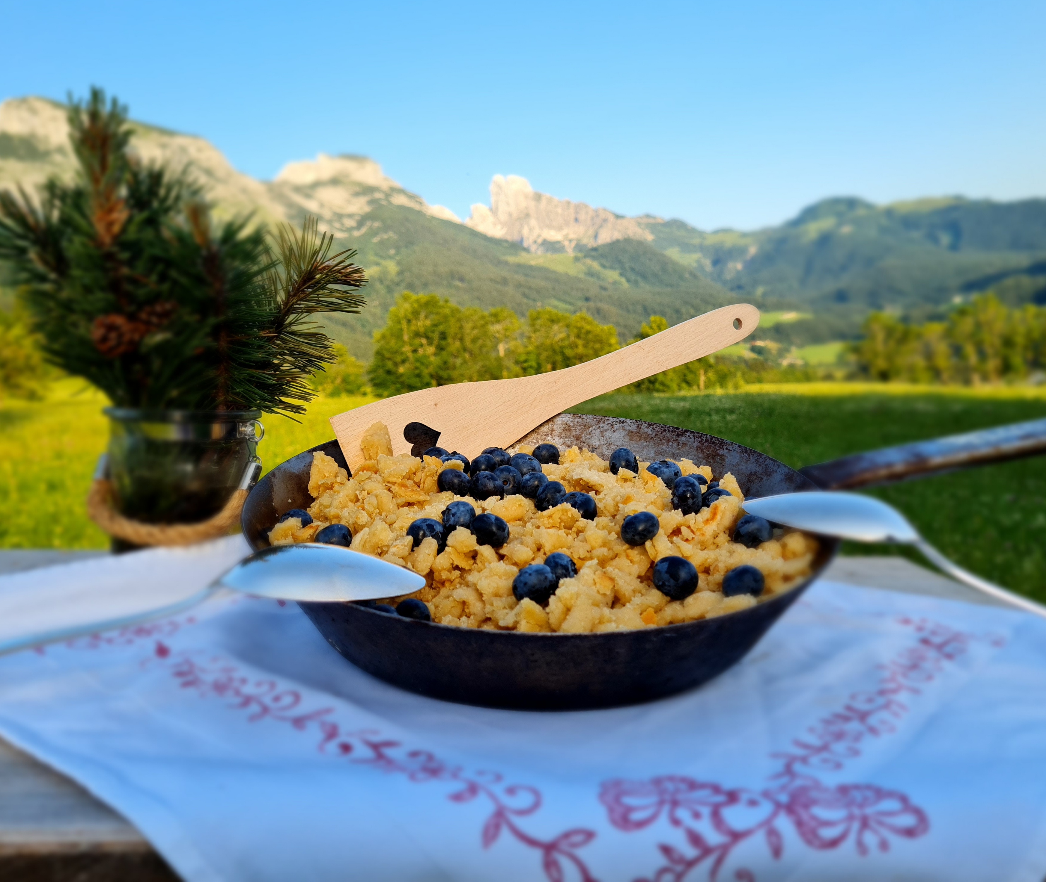 Schwarzbeermuas bei Salzburg schmeckt