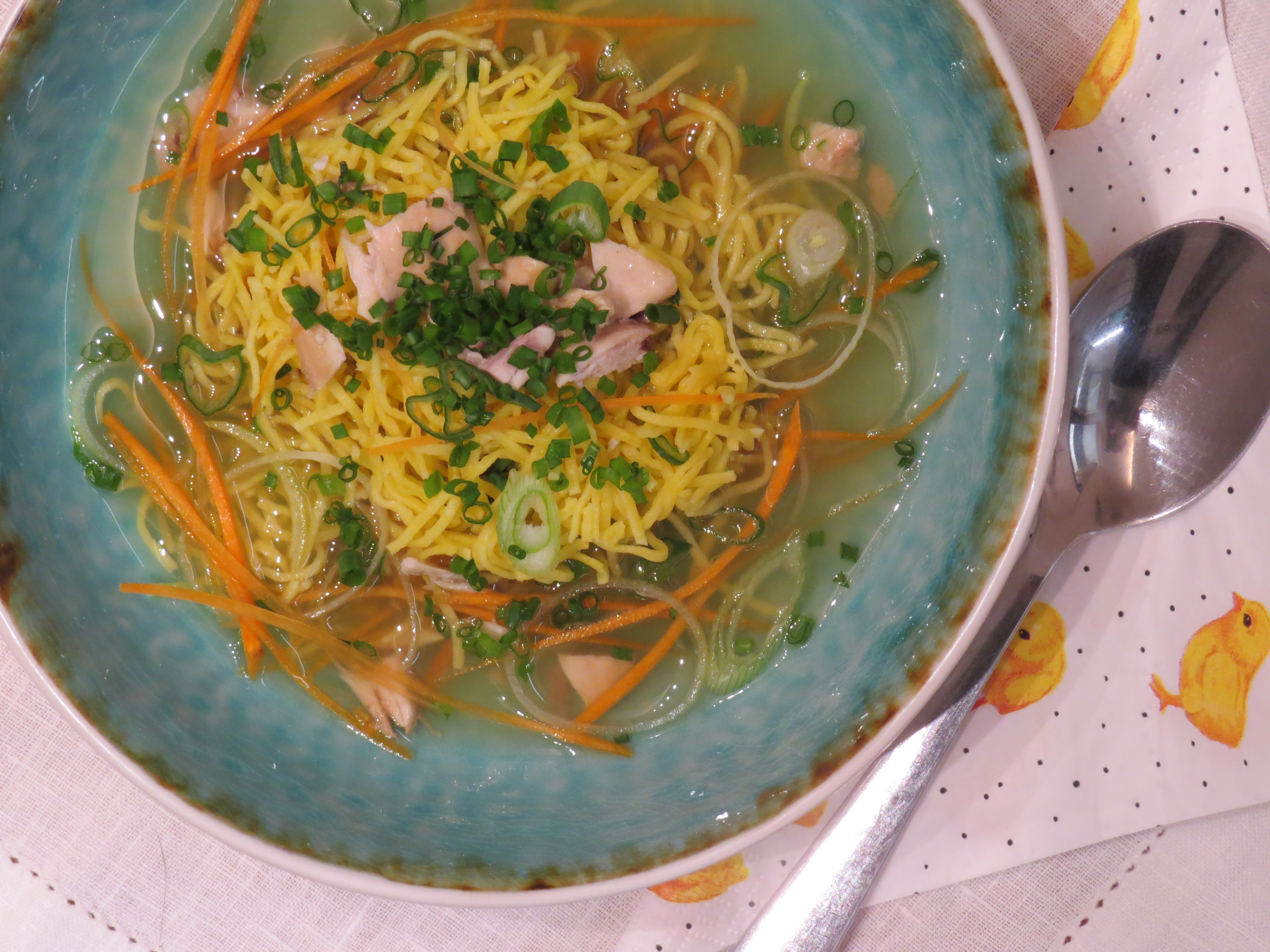 Hühnersuppe bei Salzburg schmeckt