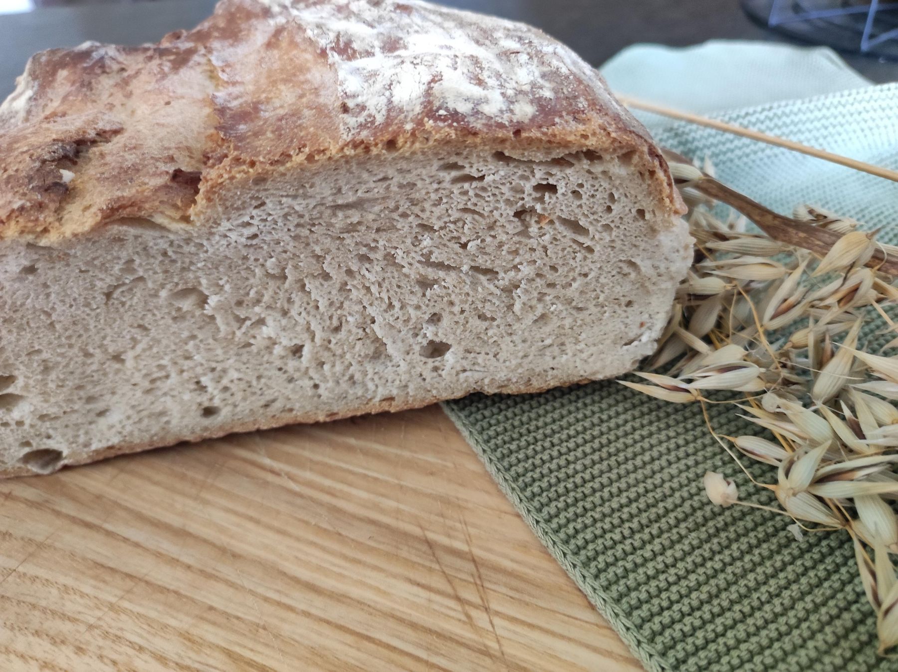 Joghurtbrot mit Sauerteig und Patê Fermentée bei Salzburg schmeckt