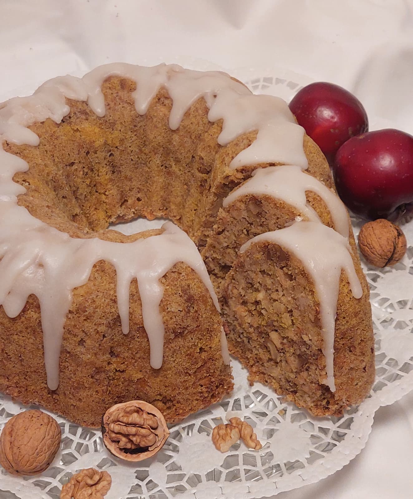Apfel-Nuss Gugelhupf bei Salzburg schmeckt