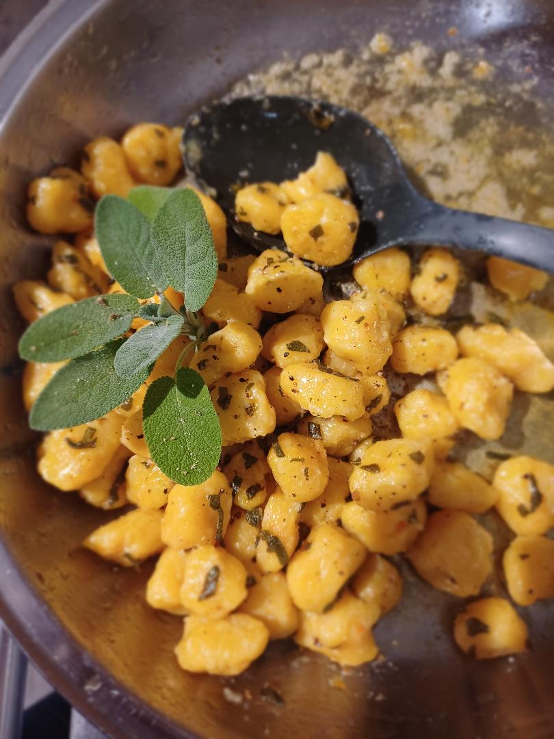 Kürbis Gnocchi in Salbeibutter bei Salzburg schmeckt