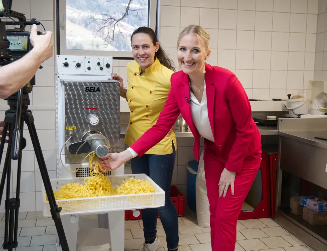 Höburghof St. Johann - bei der Pastaproduktion