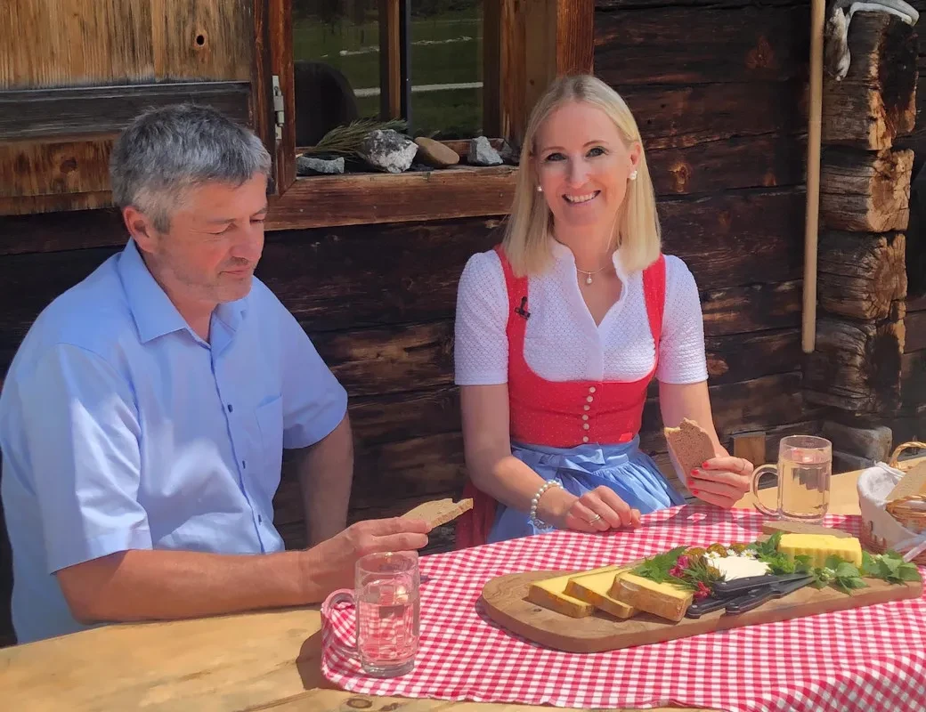 Salzburg schmeckt auf RTS Juni 23_ Jaidbachalm_Angelika Pehab im Gespräch mit Gottfried Rettenegger