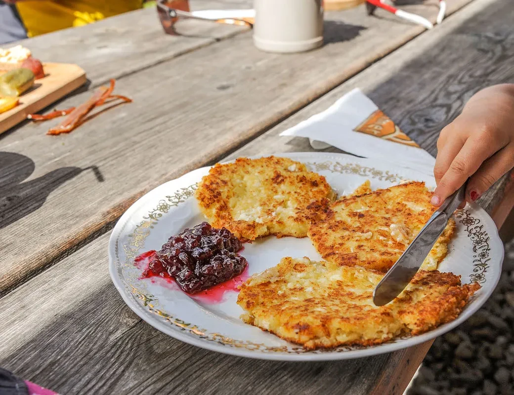 Köstliche Süßspeise auf der Muhreralm