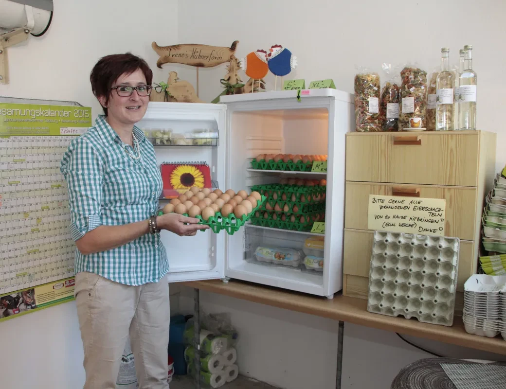 Biohof Mayrhof Vigaun_Irene schlager im Hofladen