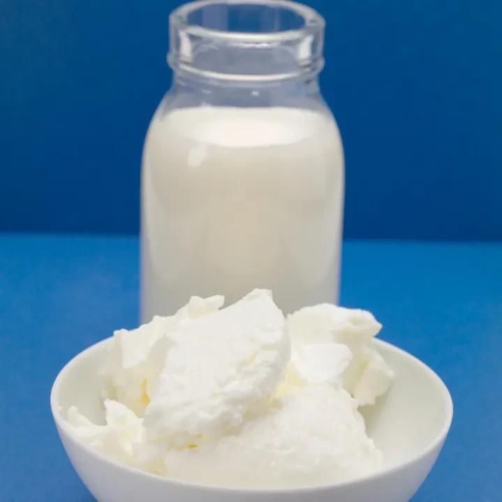 Topfen und Milchglas