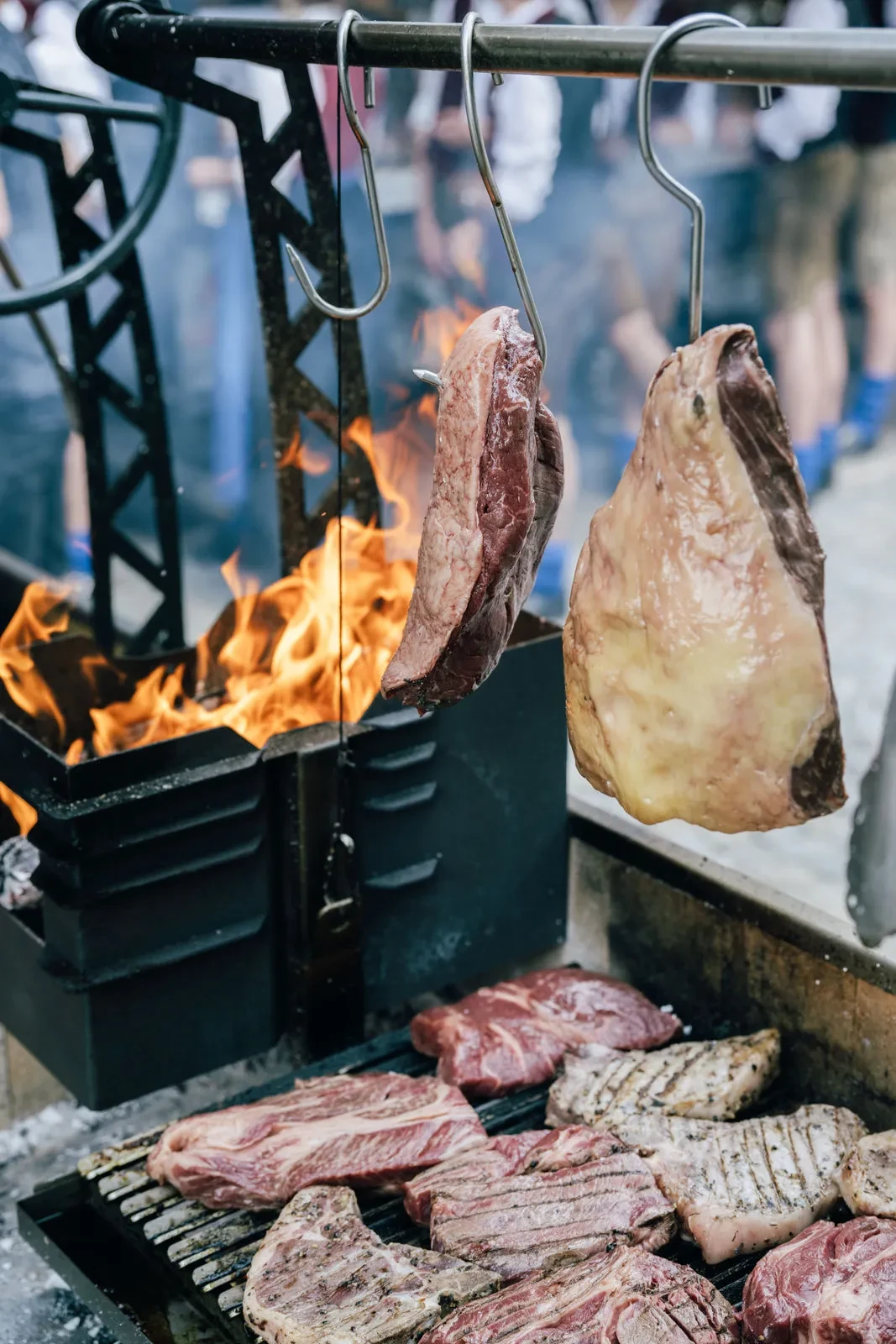 Fleisch über Feuer