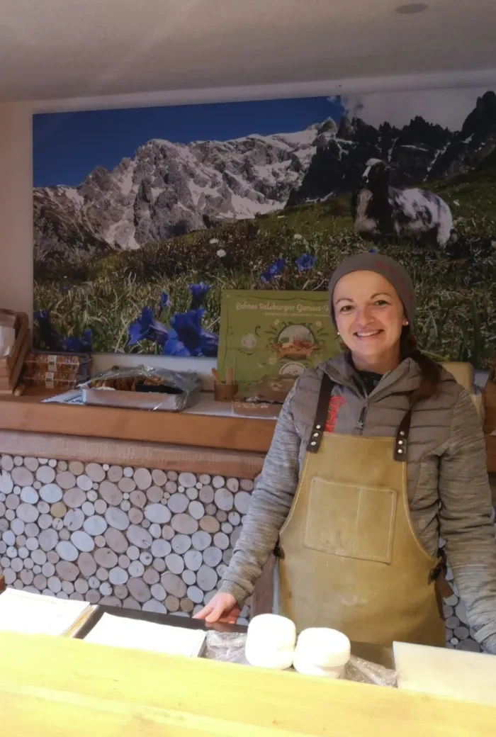 Elisabeth Hödlmoser am Marktstand in Bischofshofen