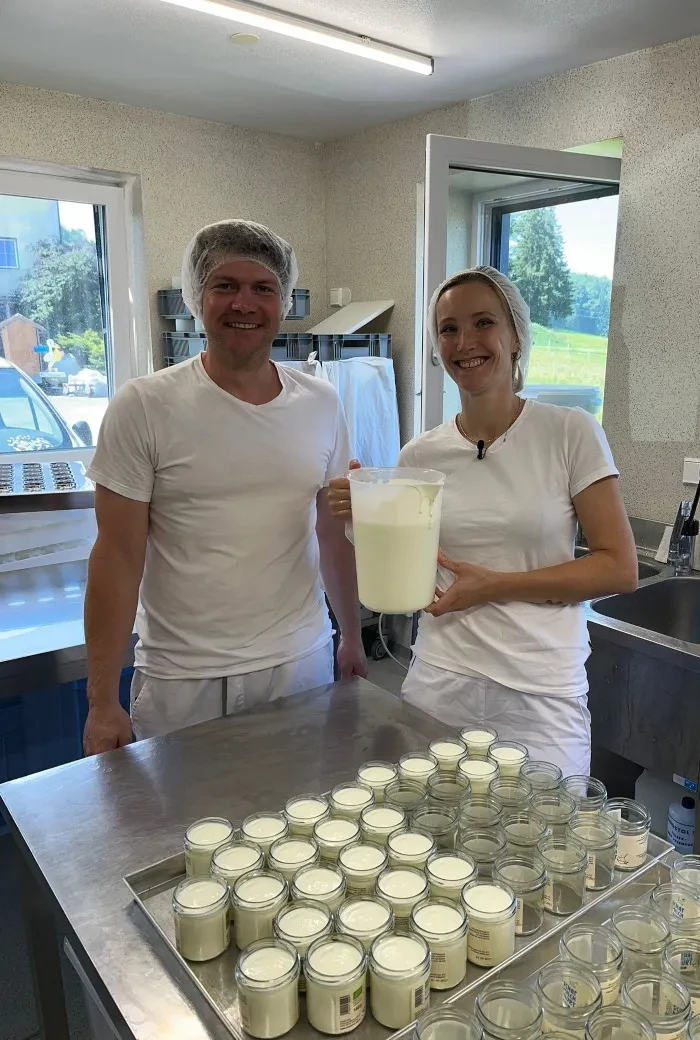 Thomas Ließ_Joghurt abfüllen