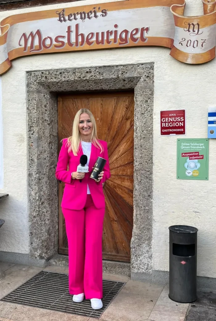 Angelika Pehab vor Kerneis Mostheurigem