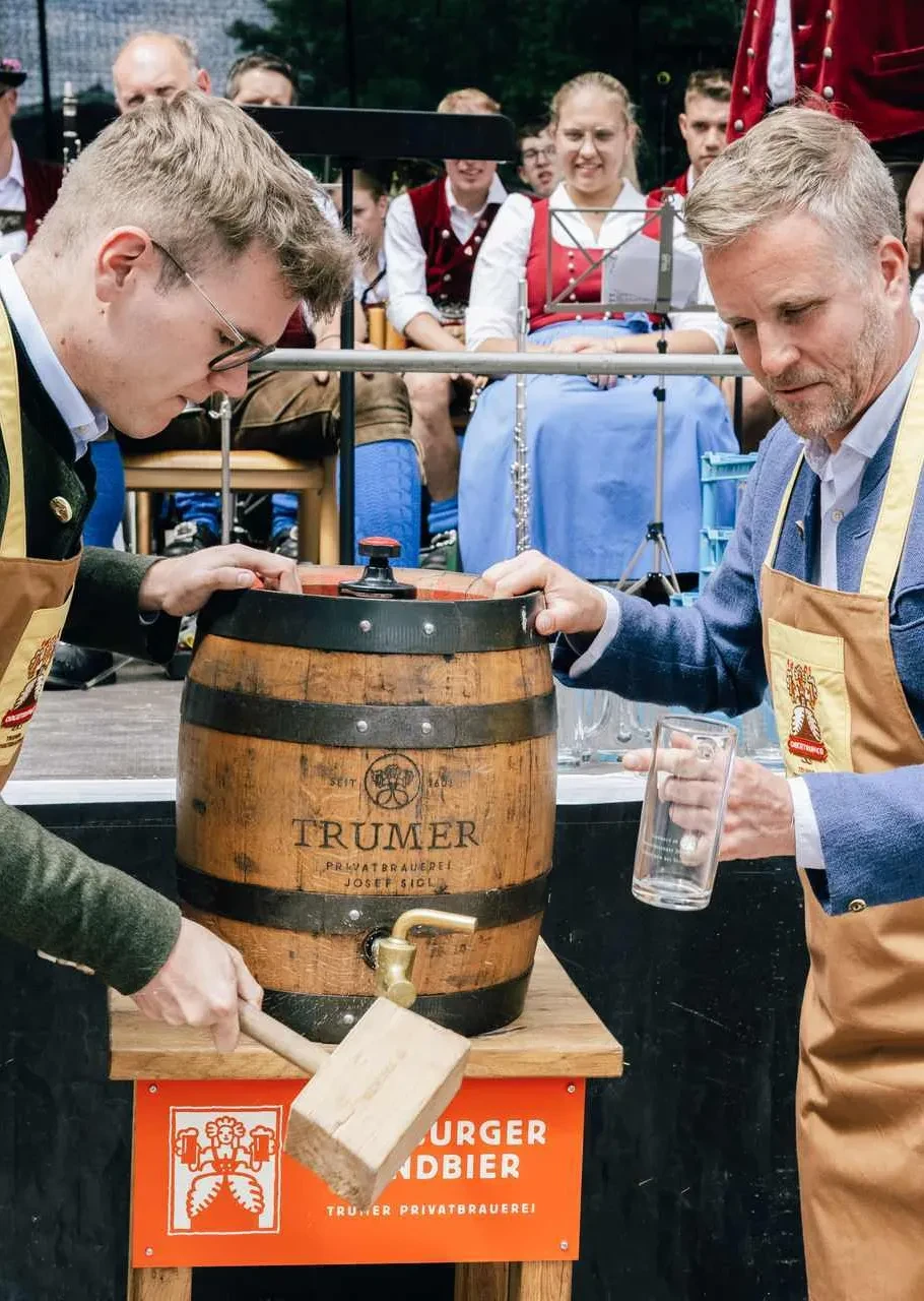 SalzburgerLand Genuss-Fest in Altenmarkt Musik regionale Produkte Verkosten Bieranstich Trumer