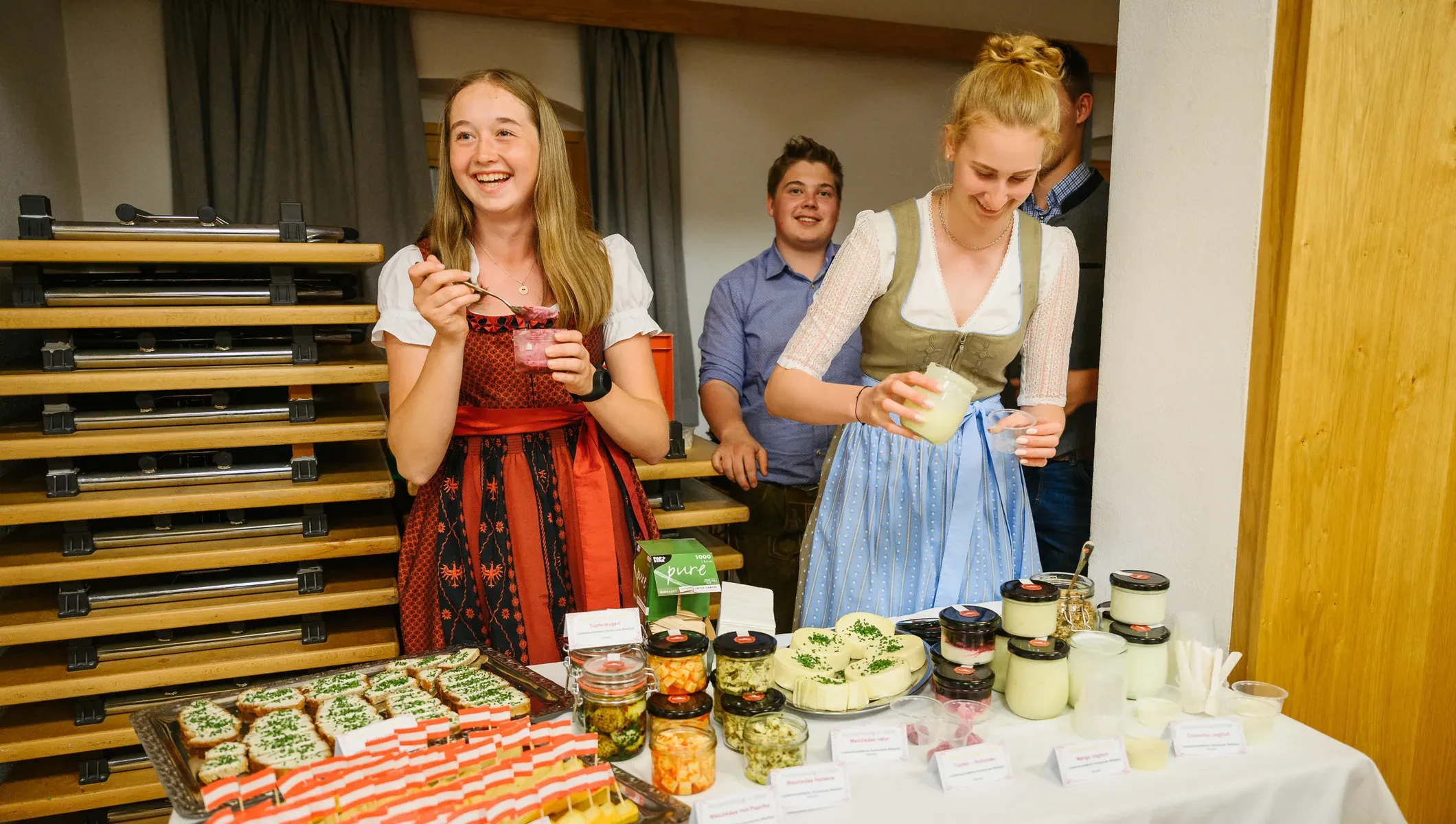 Schülerinnen der LWS Klessheim bei der Salzburger_Milchprodukteprämierung