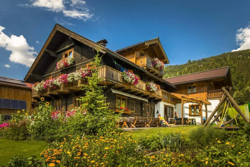 Außenansicht Holzhaus Bauernhof
