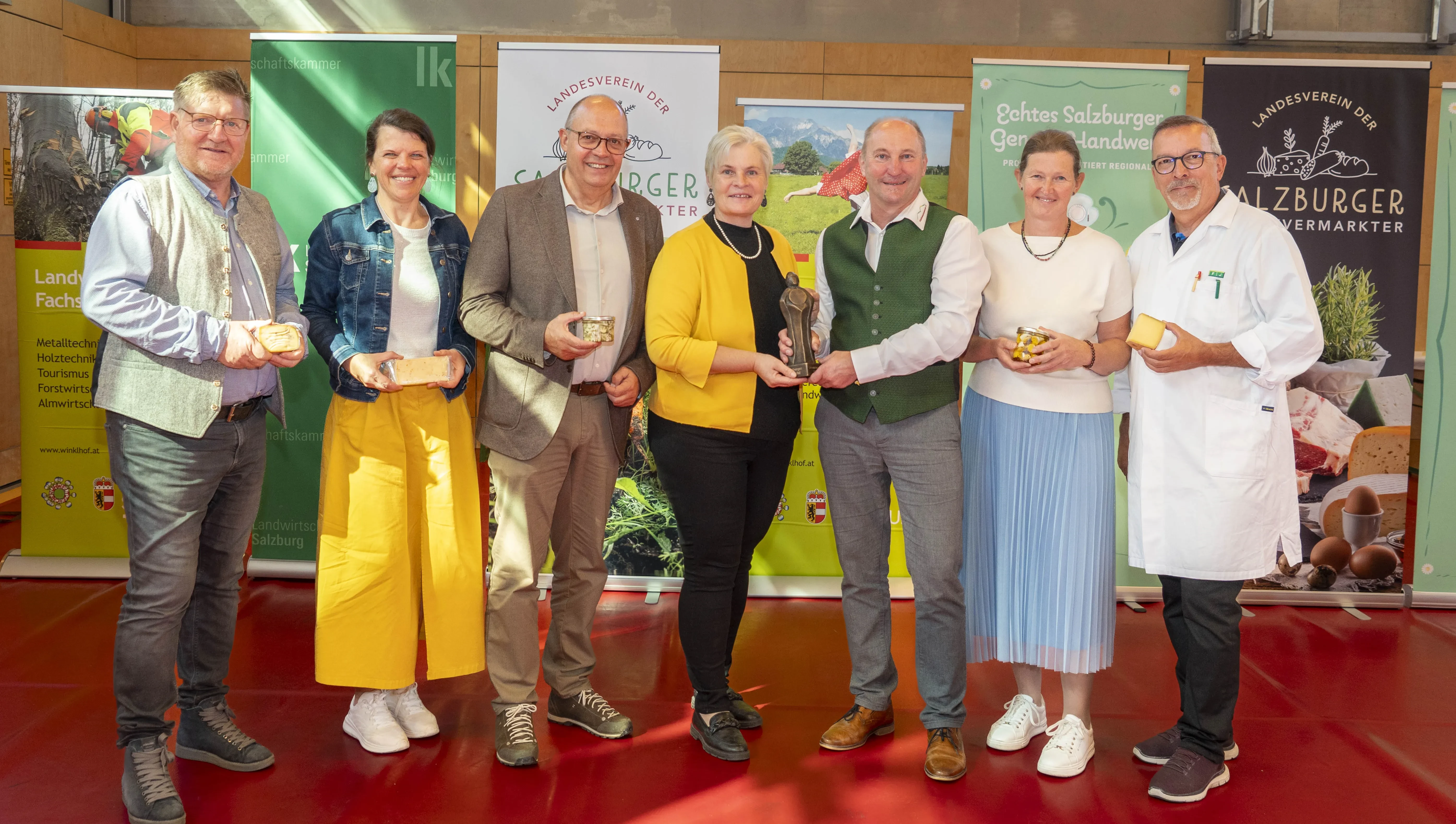 Präsentierten bei der Verkostung in der LFS Winklhof am 18. September 2025 den diesjährigen Salzburger Theodul.