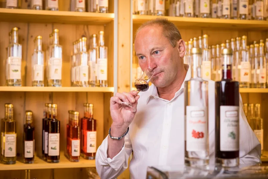 Steinmannbauer Schnaps Wo du Edelbrände, Moste und Liköre im SalzburgerLand findest