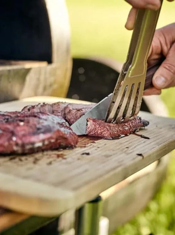 Zartes Galloway Rind saftig gebraten und dirket vom Grill verkosten. 