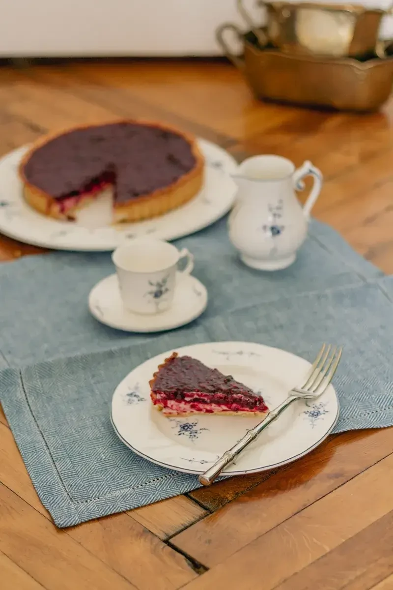 Tarte mit Skyr und Waldbeerfruchtspiegel
