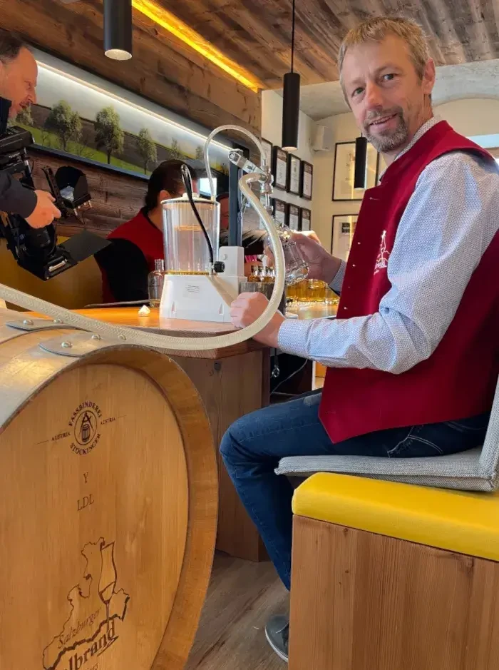 Resi Rossmann_RTS_Amadeus Edelbrand Abfüllung