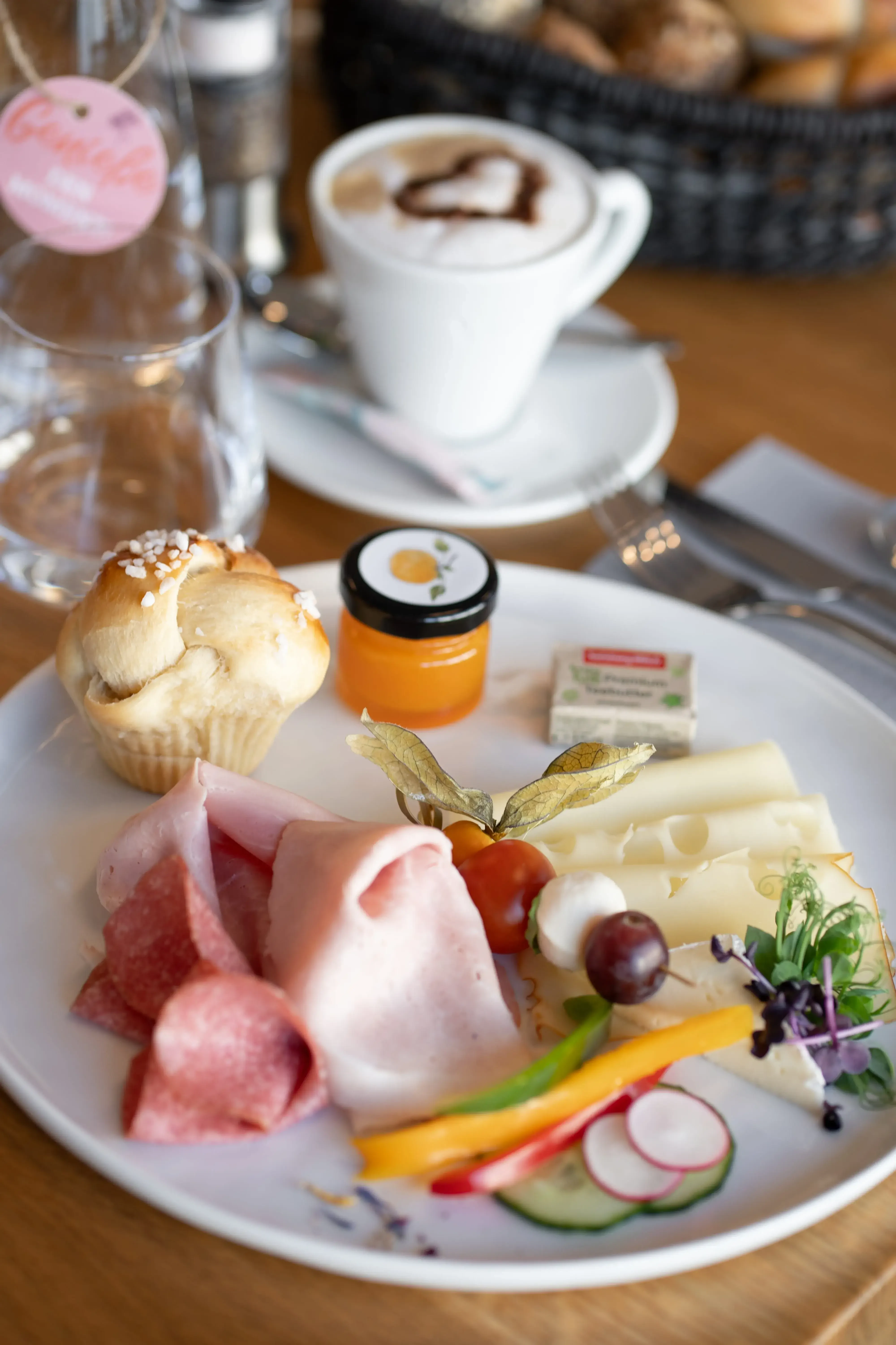 Frühstücksteller regional bei Backen mit Christina in Tamsweg