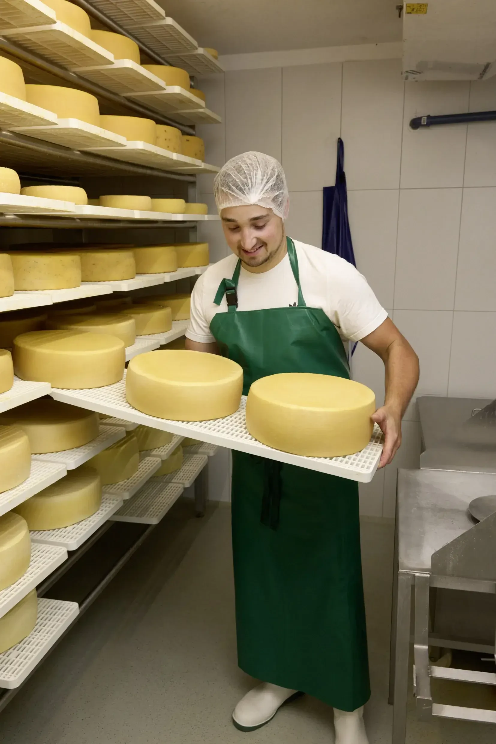 Lorenz Schauper mit Käse