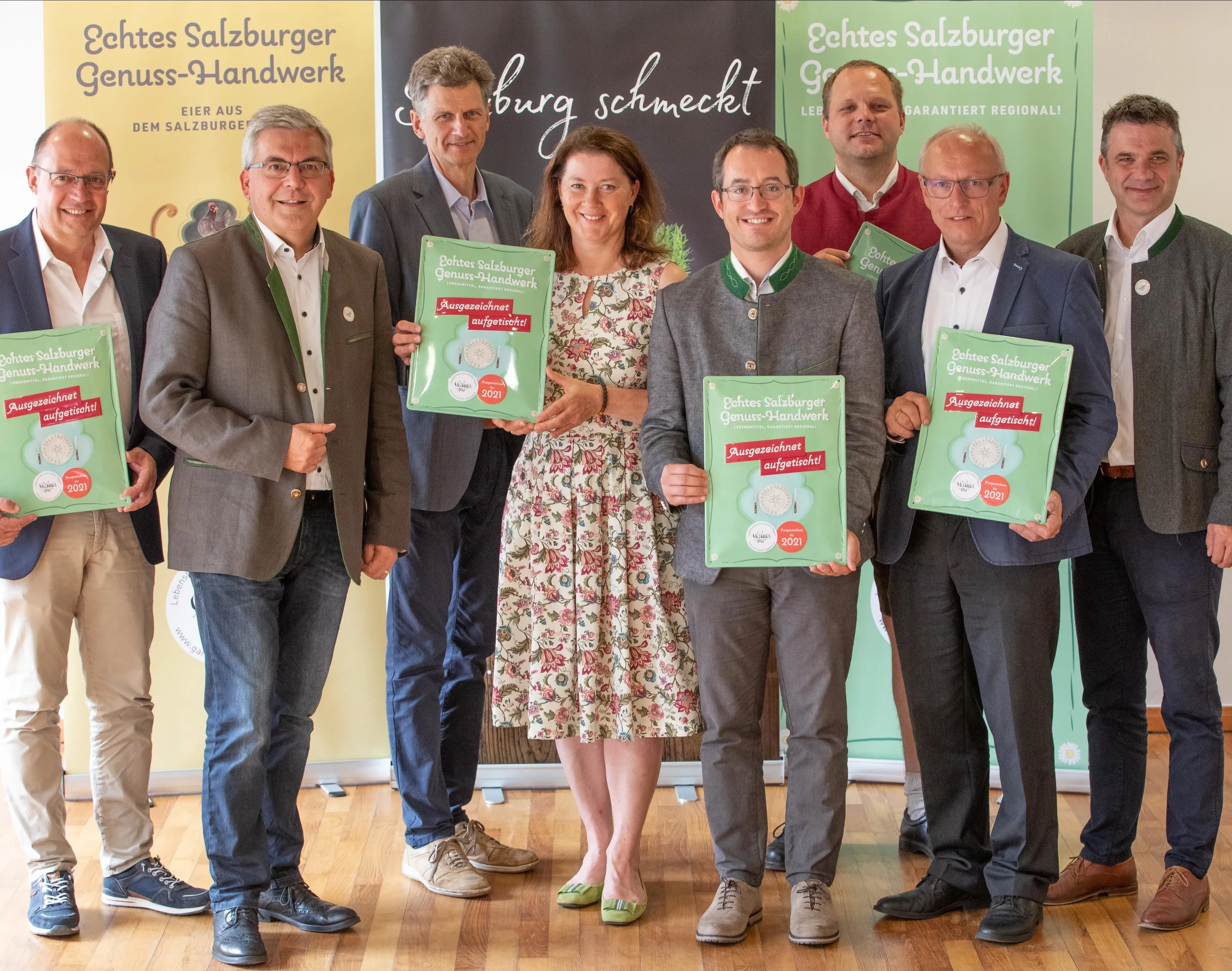 	01_SAM_Gruppenfoto_Herkunfts-Zertifikat Tafelverleihung LFS Schulen HBLA Ursprung alle © SAM Wildbild