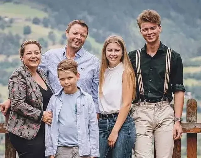 Guggenbichl-Familie©Guggenbichl.jpg