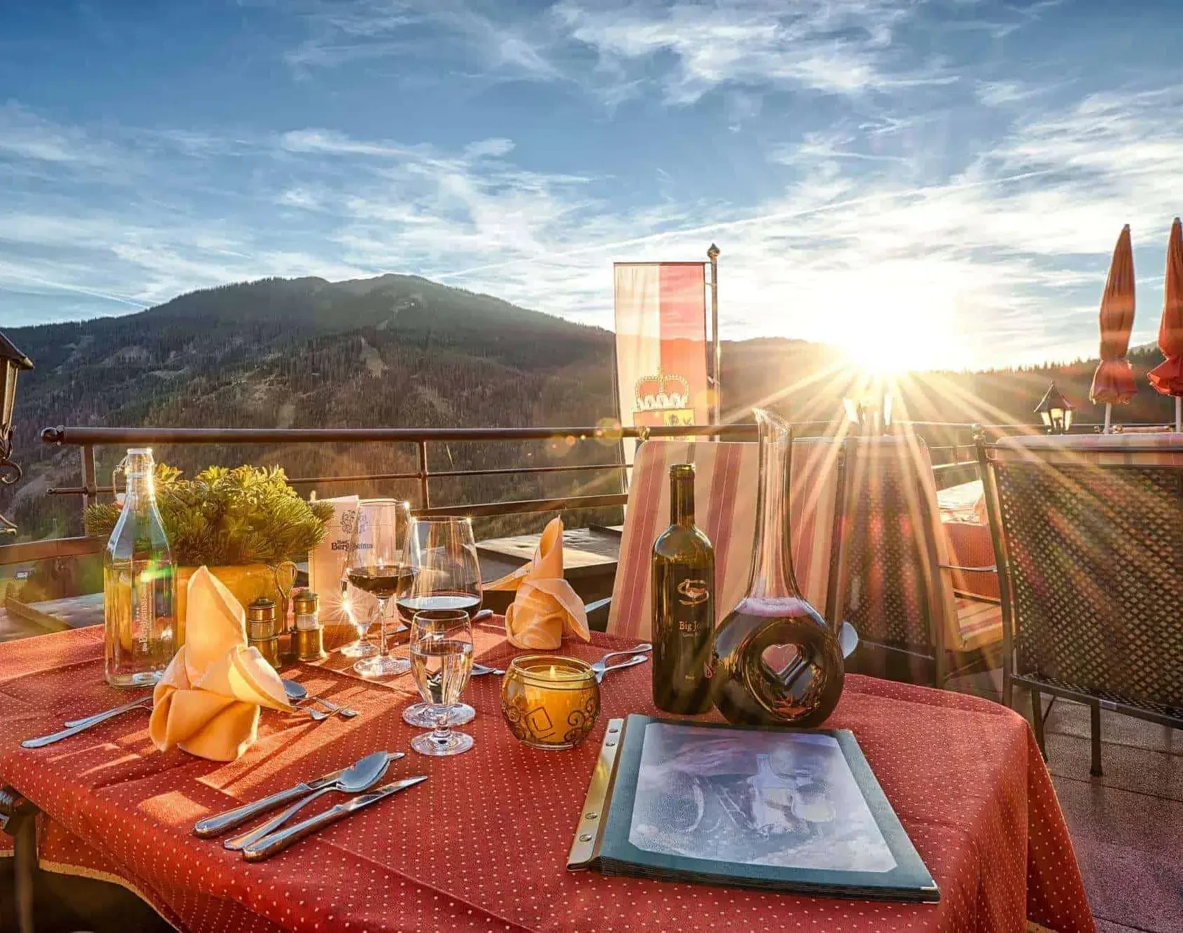 Hotel-Bergheimat-Terrasse