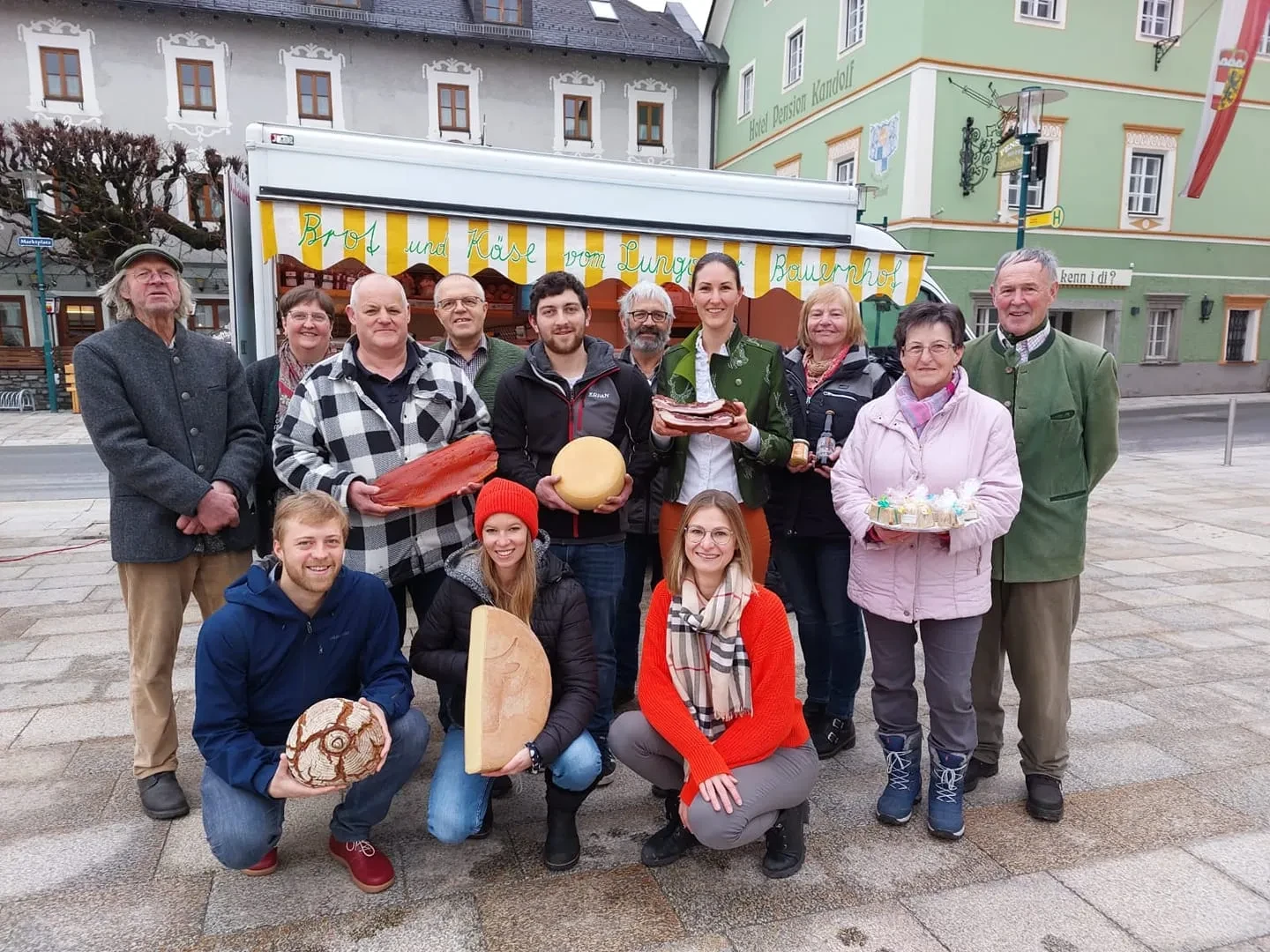 Das starkes Team des Lungauer Wochenmarktes. 