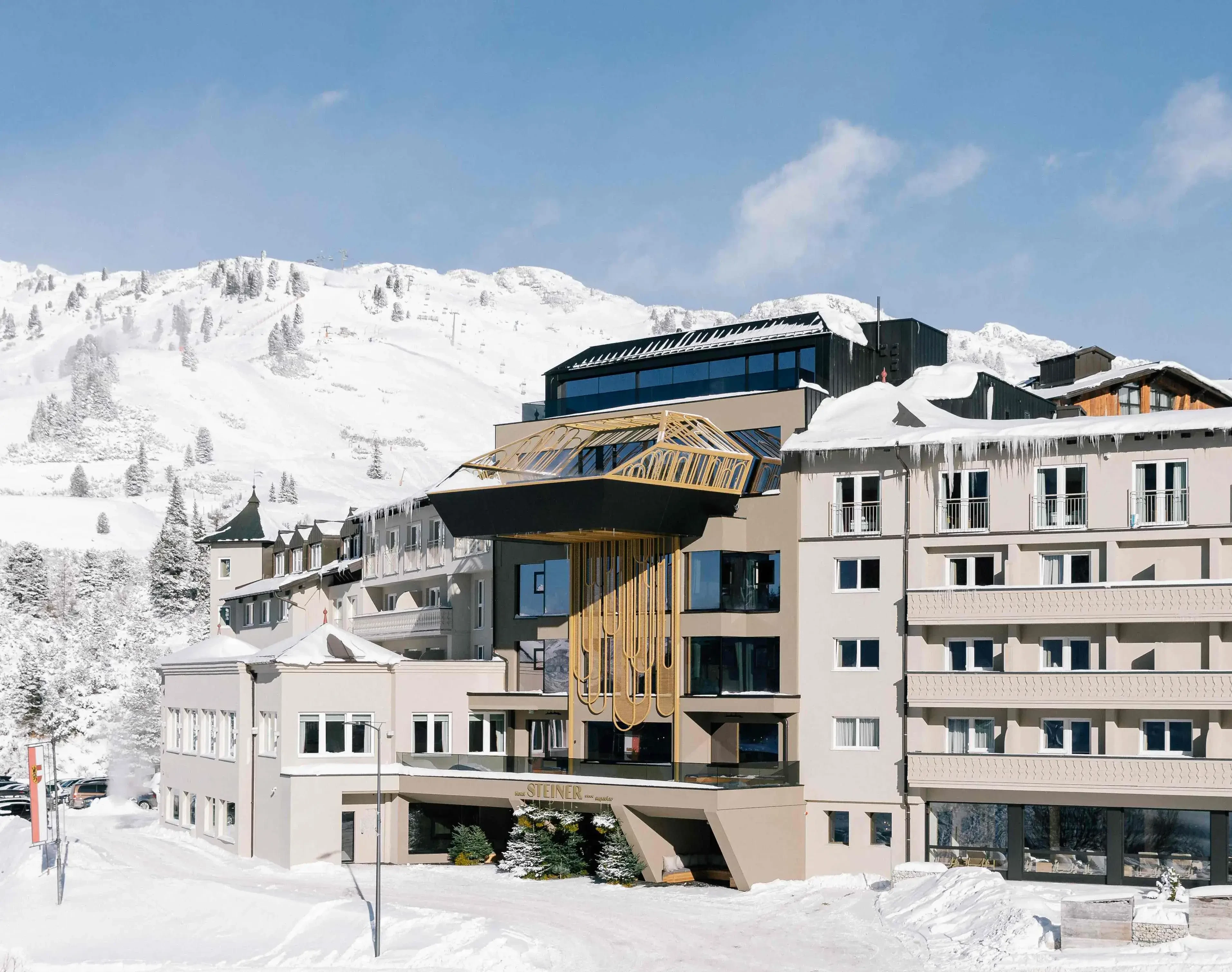 Hotel Steiner im Winter in Obertauern.