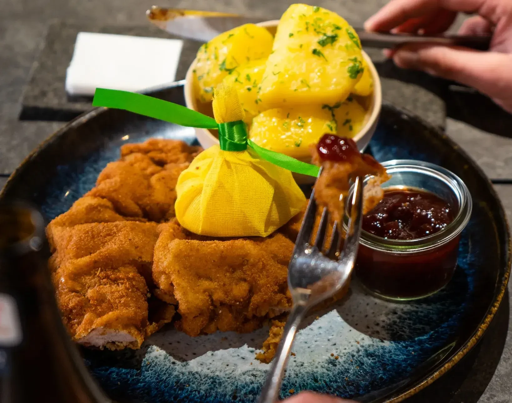 Wiener Schnitzel mit Erdäpfel