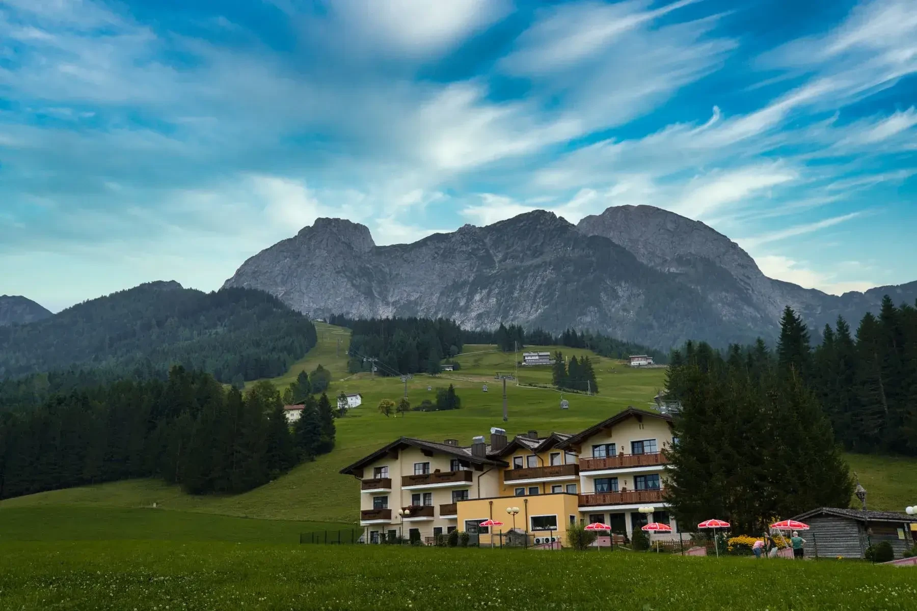 Landhotel Gasthaus Traunstein ...Urlaub im barrierefreien Familienhotel mitten in der Bergwelt