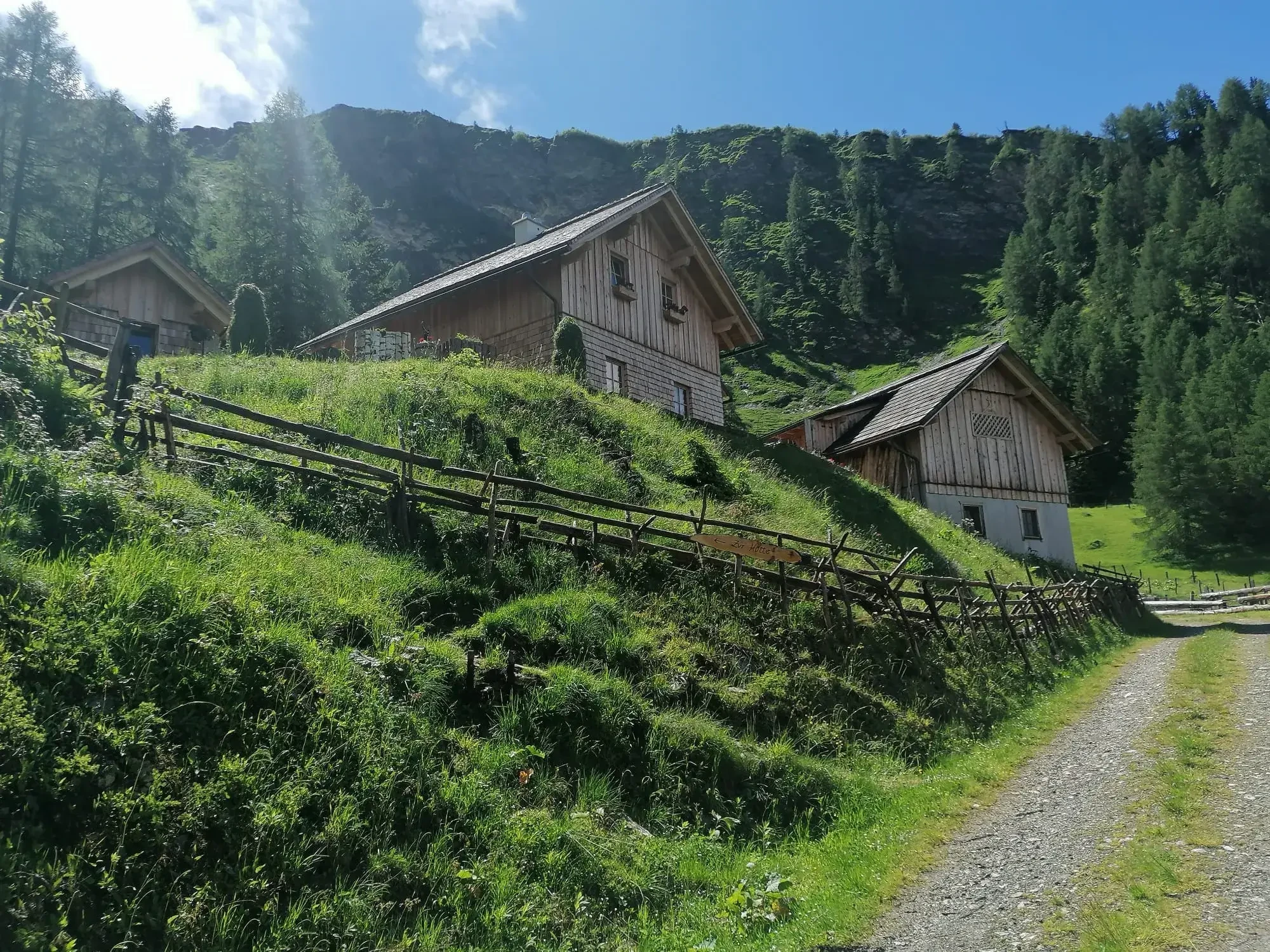 Rothenwänderalm Hausansicht  Familie Gfrerer freut sich auf Besuch!