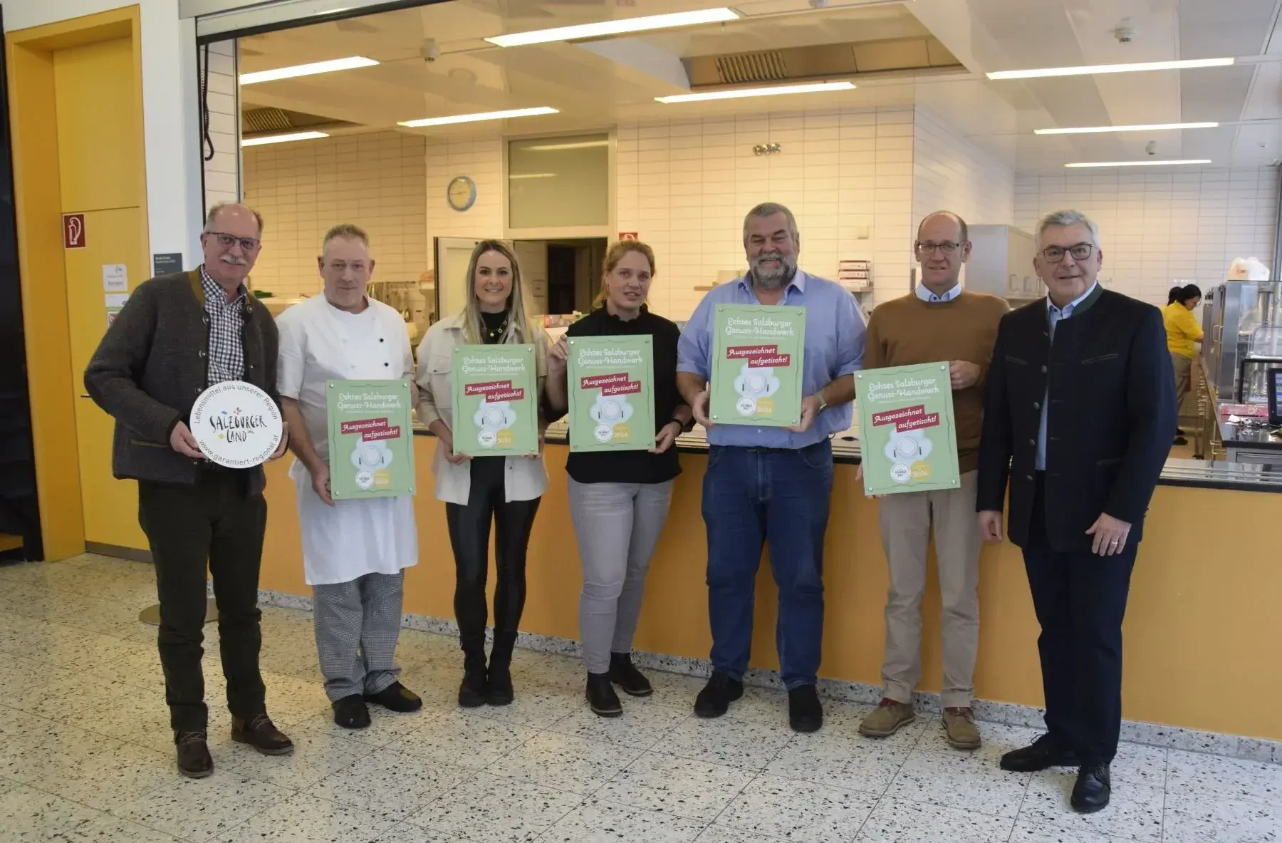 Tafelverleihung Sbg Jugendherbergswerk 240109 alle1© Land Salzburg BüroSchwaiger