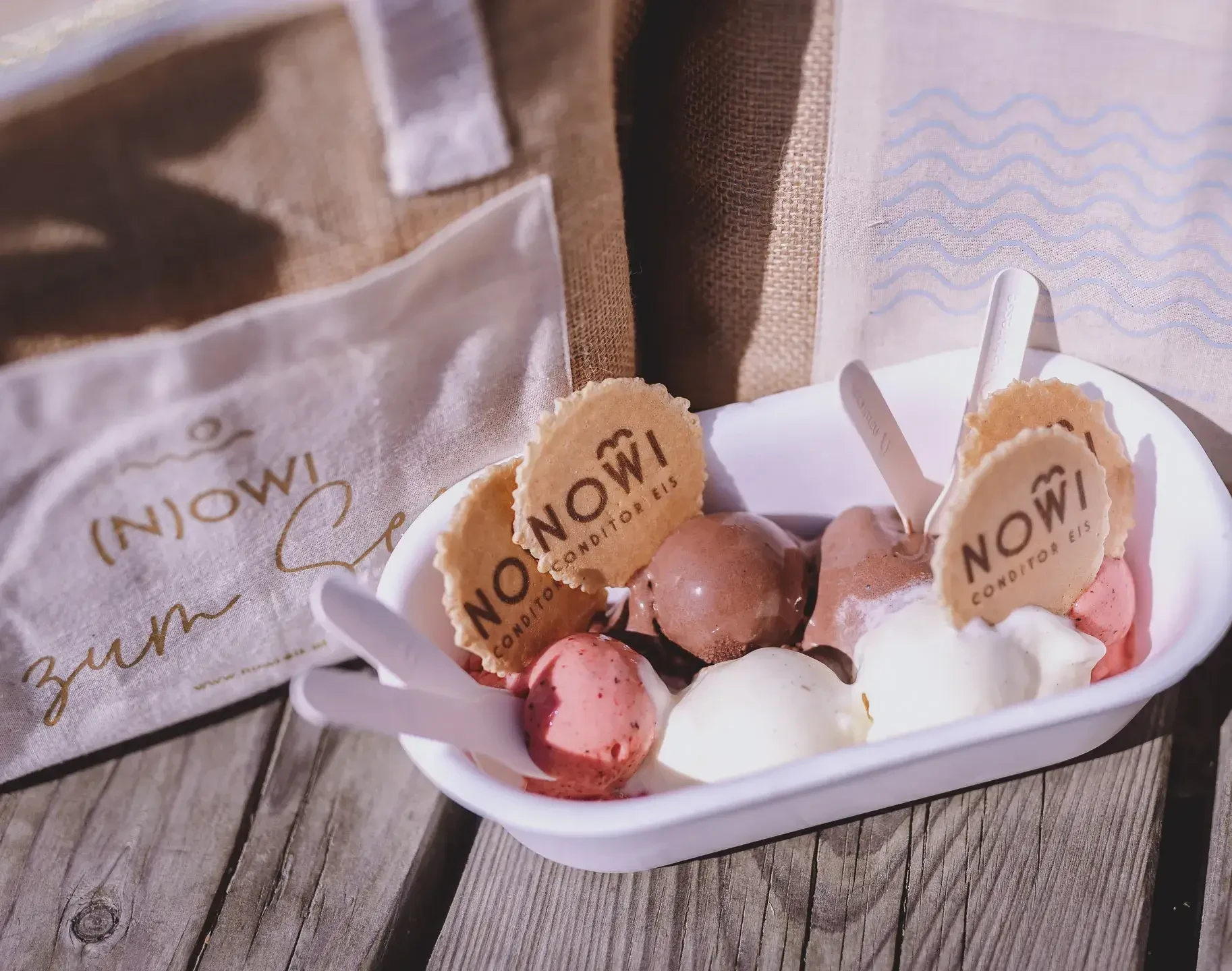 Nowi Eis. Sommer. Regionaler Eisgenuss aus dem Pinzgau. Auhof