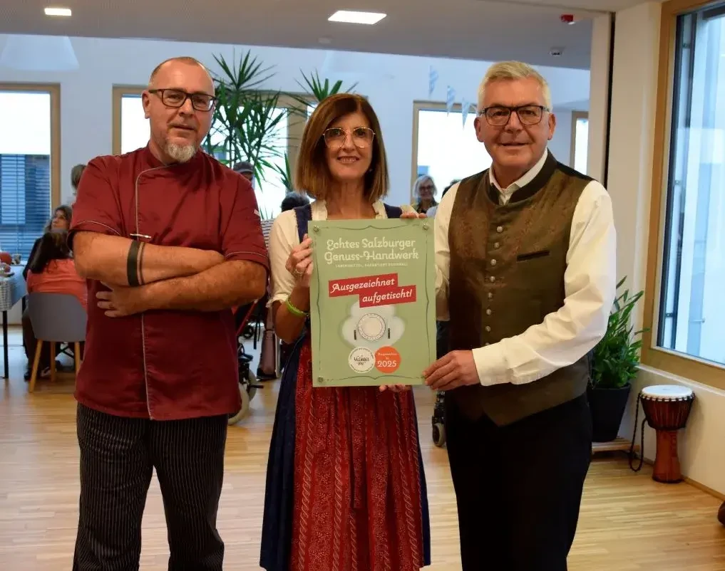 Tafelübergabe Konradinum 2024 06 11 LR Schwaiger min © Salzburger Agrar Marketing Büro Schwaiger