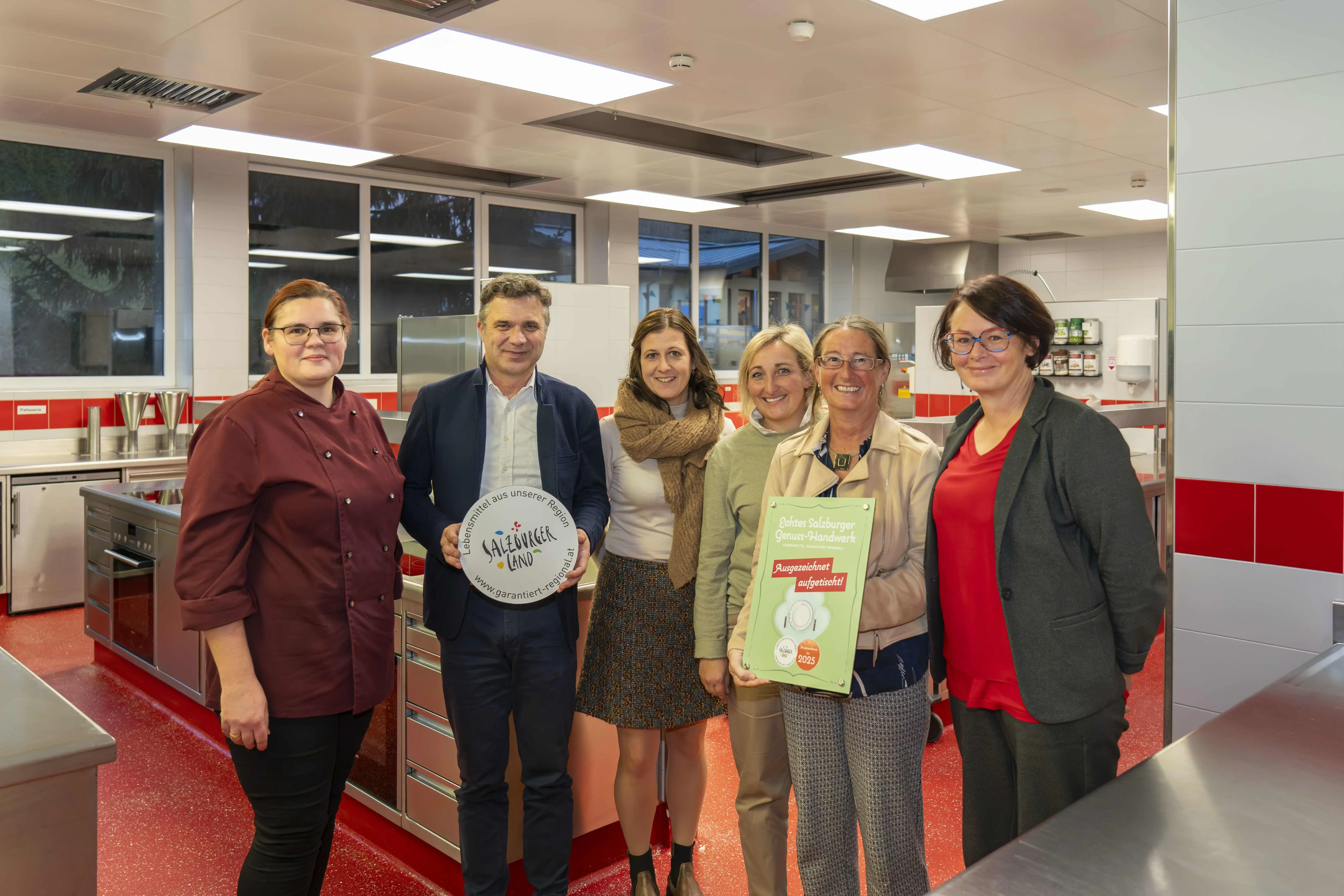HLW Elisabethinum SLHZ Tafelübergabe Gruppenbild