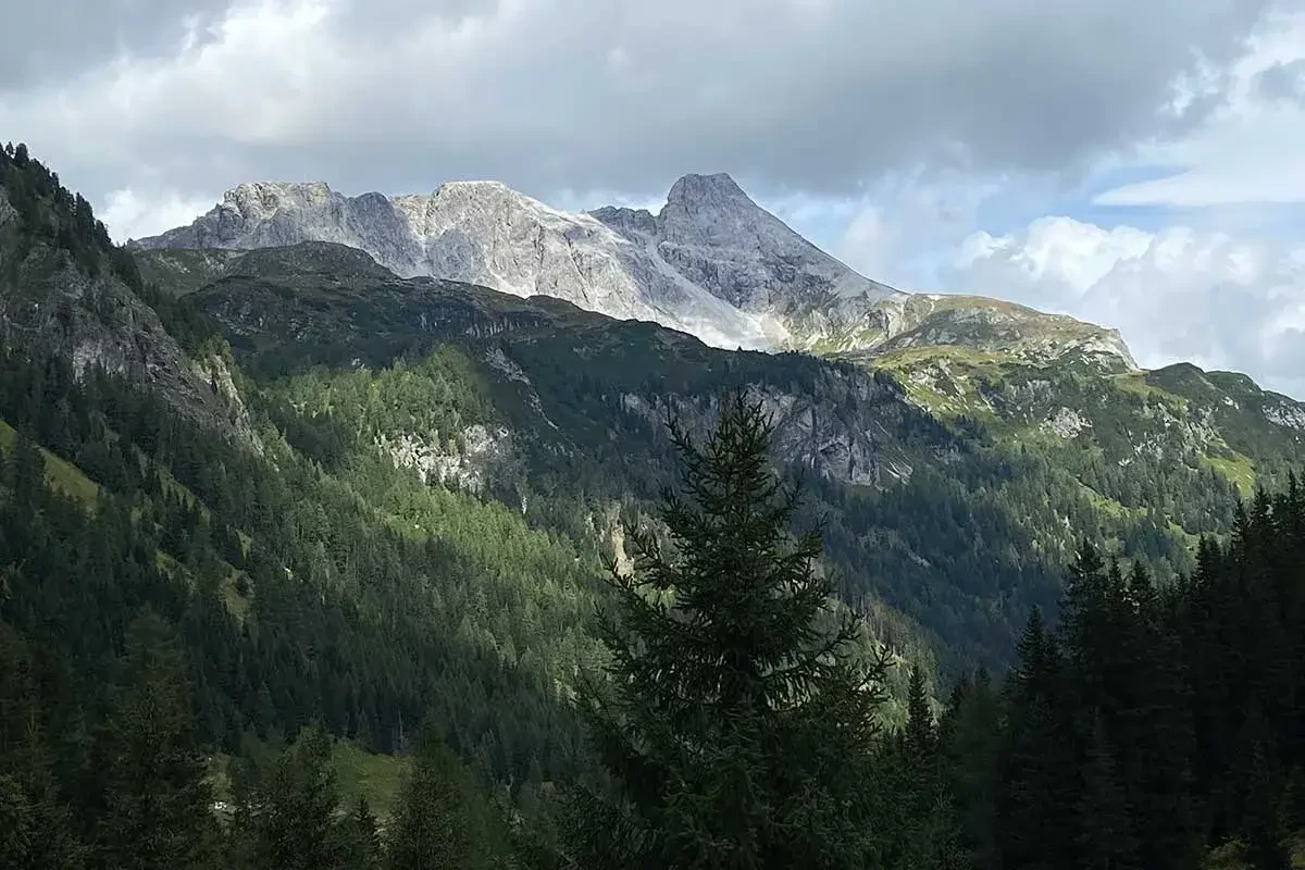 Königalm liegt malerisch im Naturpark Riedingtal Lungau