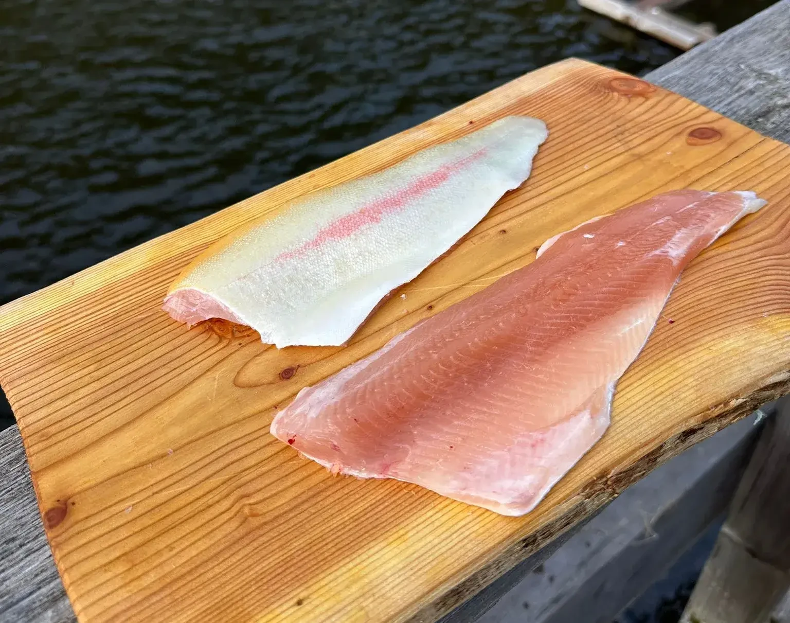 Fisch Filet auf Brett
