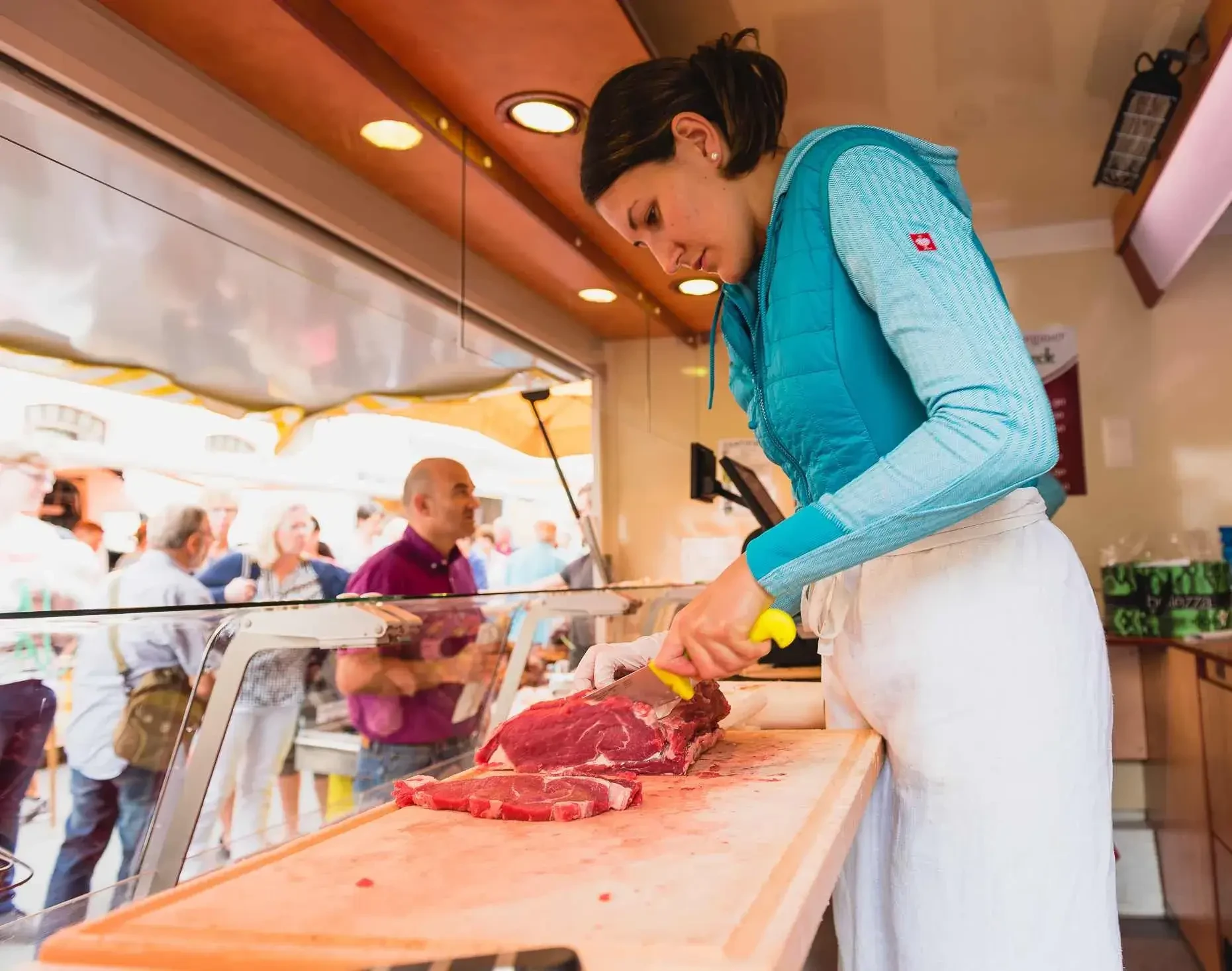 Fleisch frisch auf der Schranne Salzburg kaufen - regional