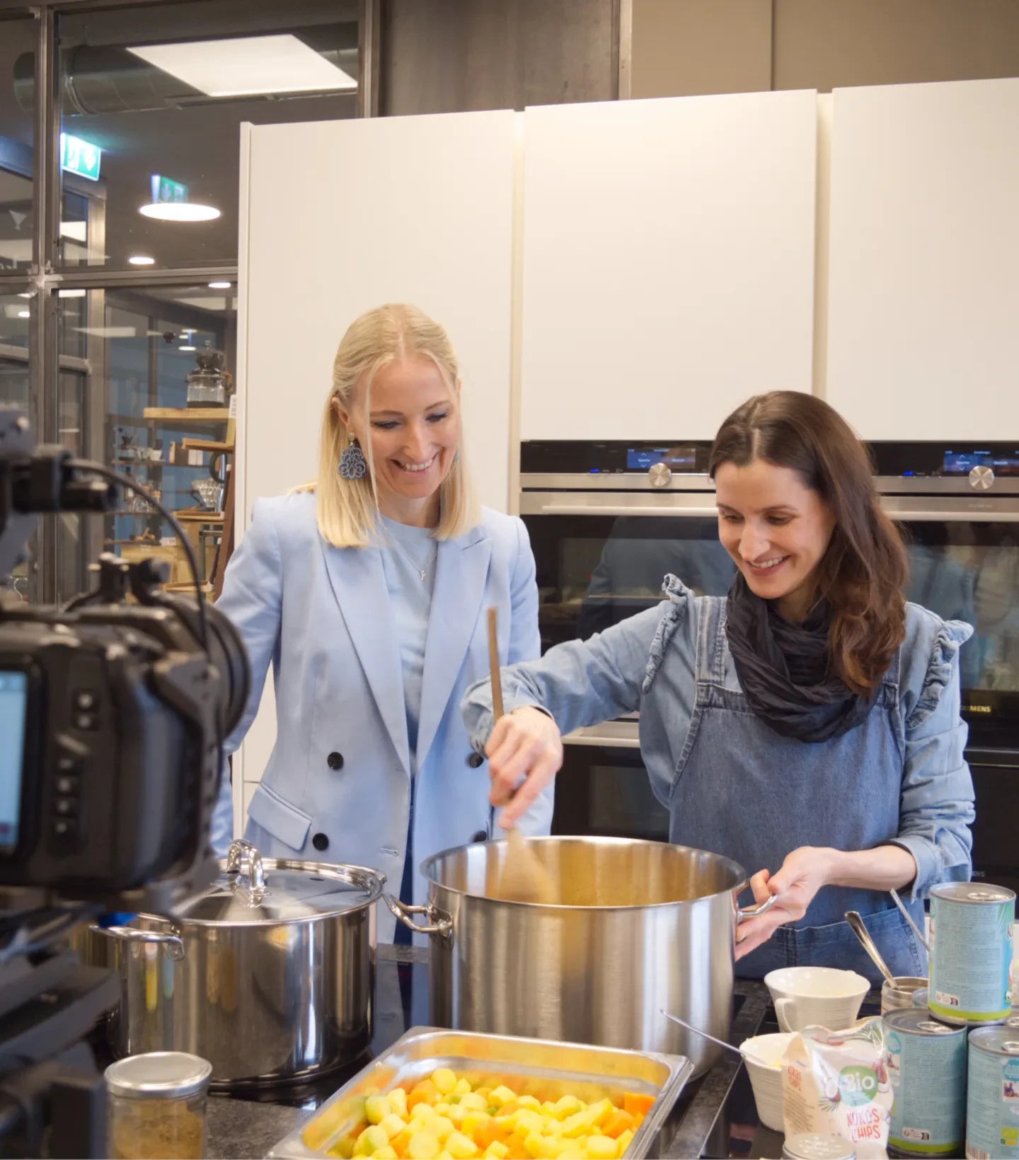 Salzburg schmeckt auf RTS_ März23_Ursula von Korinadergrün kocht im BioCampus