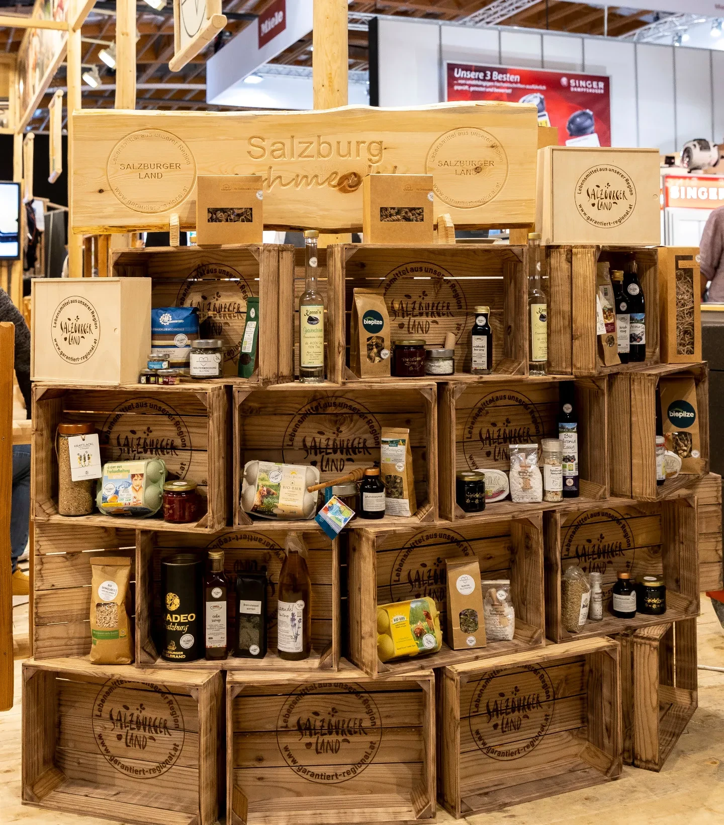 Salzburger Agrar Marketing - Regal mit SalzburgerLand Herkunftszertifizierten ProduktenProdukten